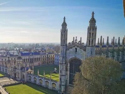 Central, Stunning 2 Bed Apartment With Parking! Cambridge  Exterior photo
