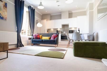 Central, Stunning 2 Bed Apartment With Parking! Cambridge  Exterior photo